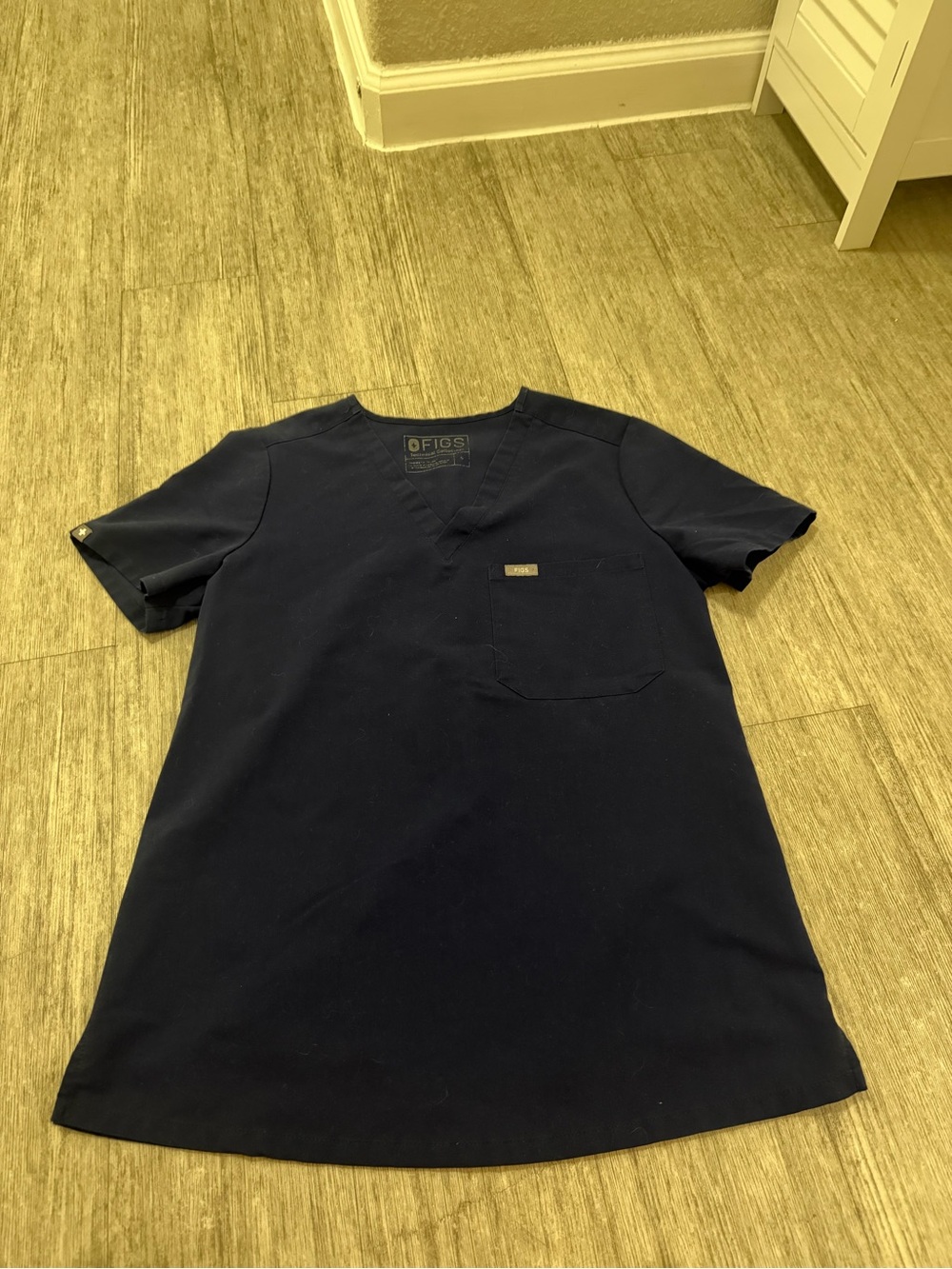 FIGS V-neck scrub top
